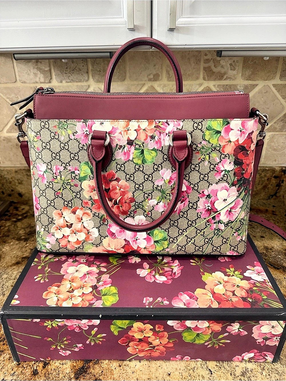 Auth Gucci GG Supreme Blooms Bordeaux Medium Top Handle Bag Tote *retired!*